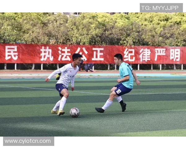 带火足球的热潮如何点燃年轻人的激情与梦想